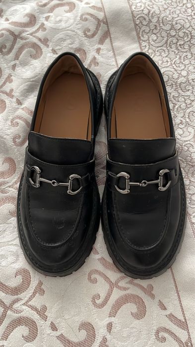 Лоферы черные