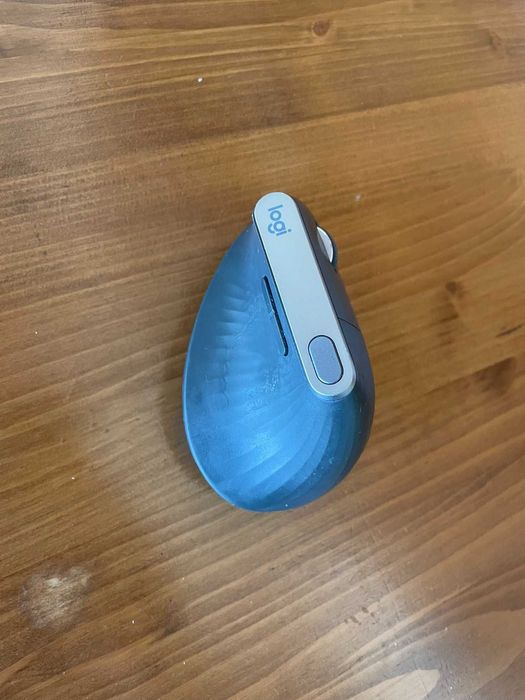 мишка Logitech MX Vertical, wireless, bluetooth, зареждане с USB-C