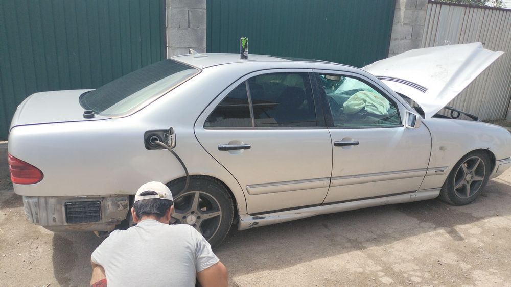 Мерседес w 210 лупарик