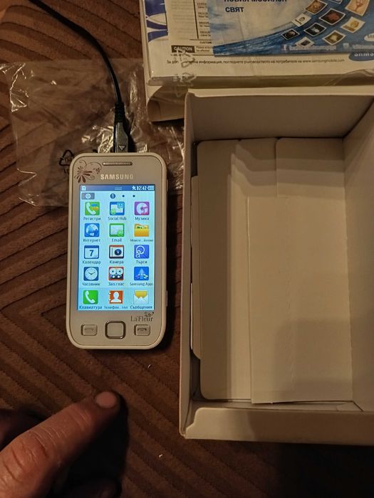 Samsung GT-S5250 La Fleur