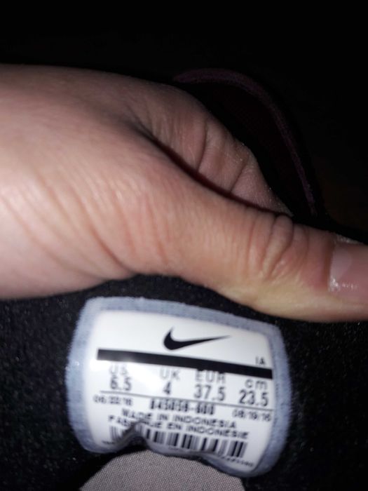 Найк кецове и адидас