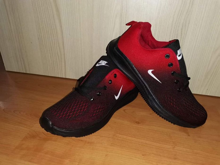 Vand adidasi nike
