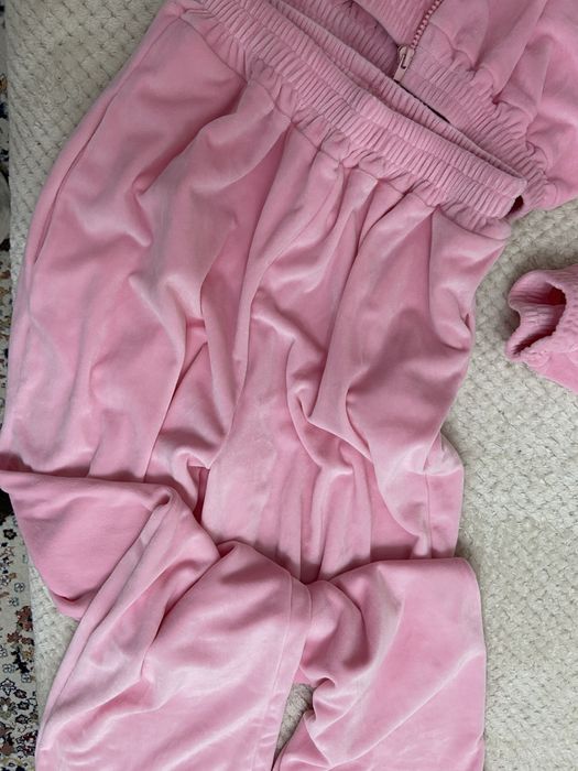 Продам спорт костюм розовый