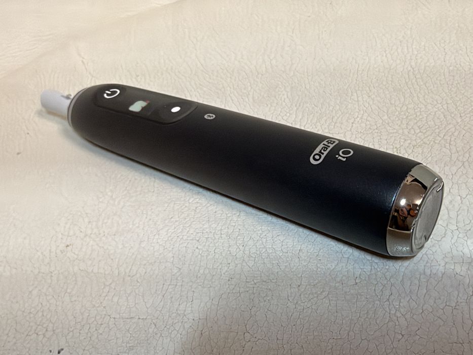 Periuta Oral B io9 Black