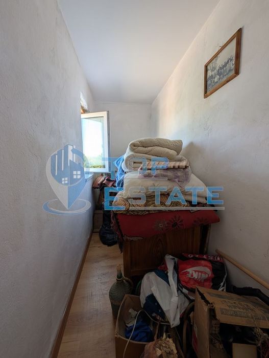 Двуетажна къща след ремонт в село Караисен