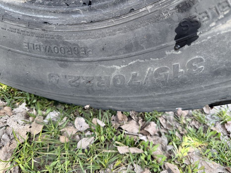 Продам болоны , резины , шины .