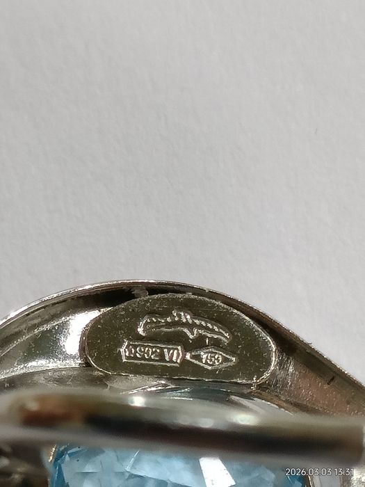 Vind cercei din aur 18kt cu topaz