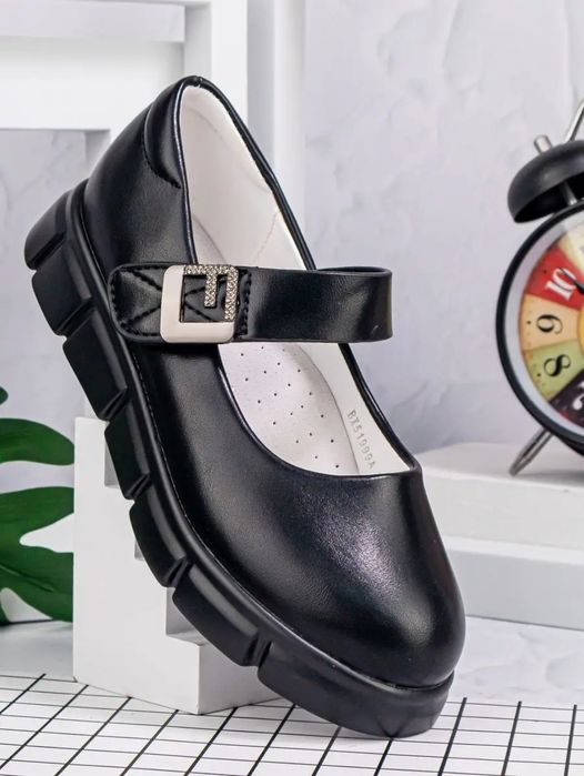 Продам туфли для девочки