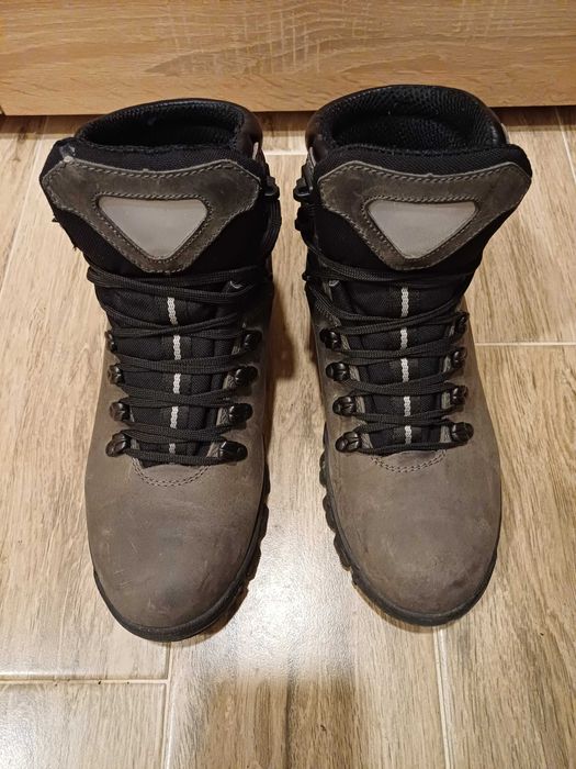 Мъжки зимни обувки №41. С връзки. Цвят: кафяв; Кавалер Юниън, България