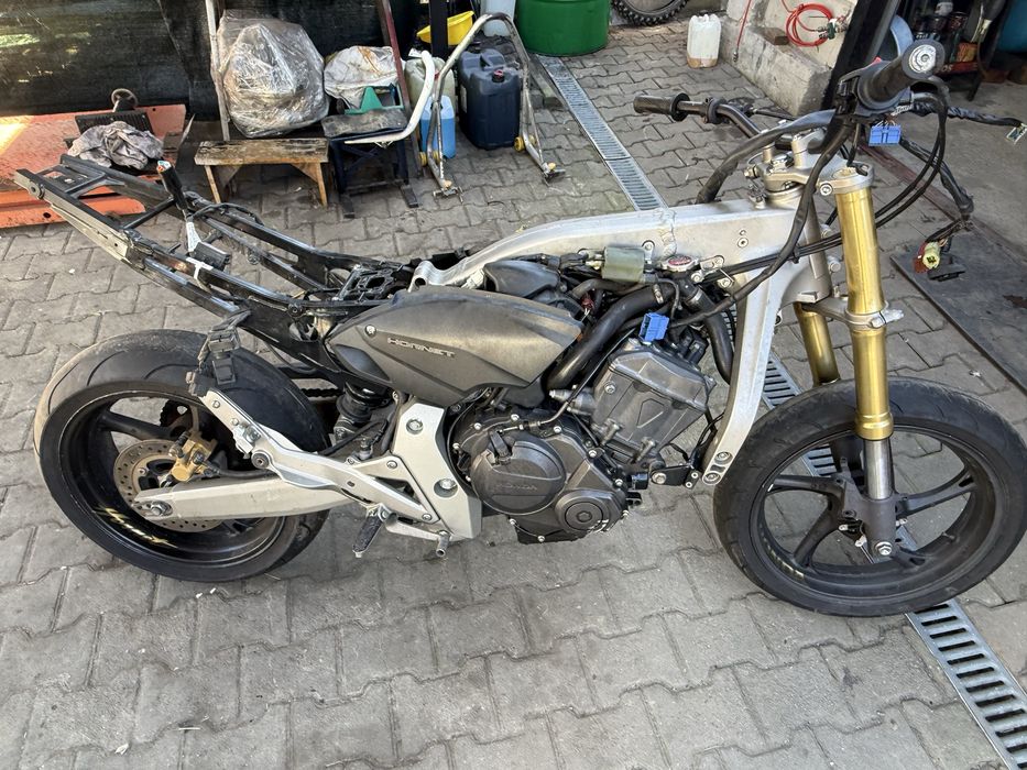 Honda Hornet dezmembrez