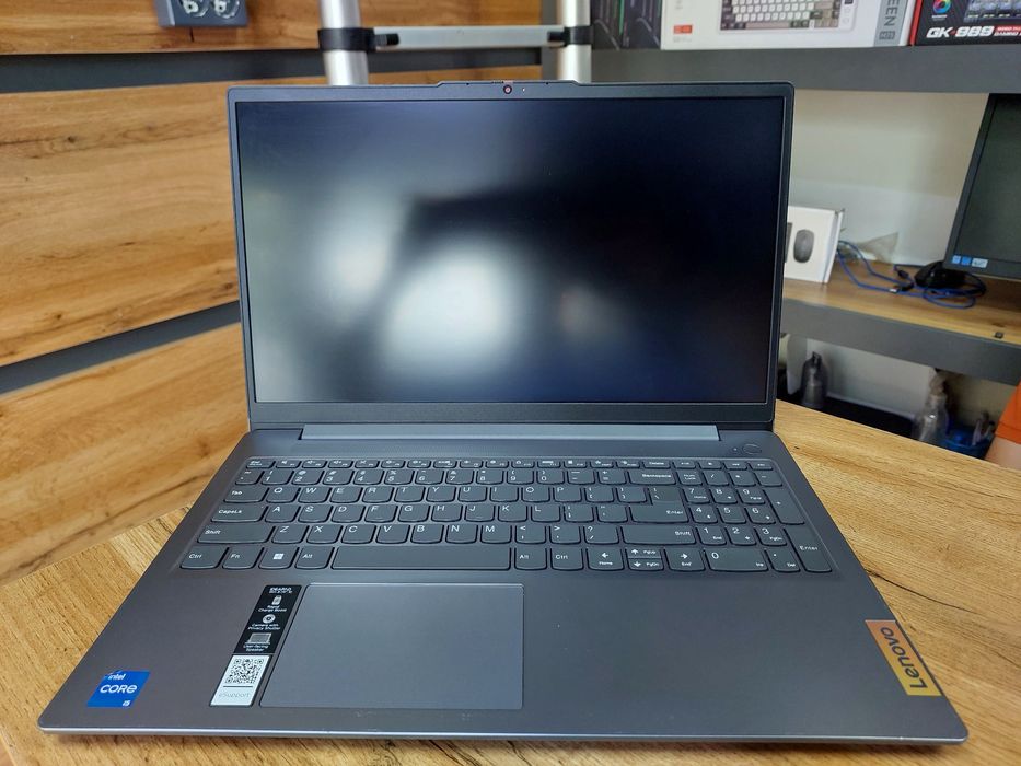 Lenovo Gaming protsessorga ega Noutbuk 

Holati yaxshi ishlashi z