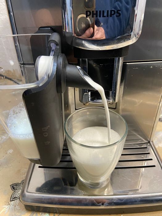 Espresor cafea Philips cu cana de lapte