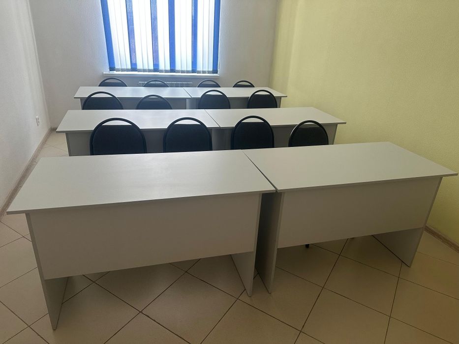 Продам стуля и парты