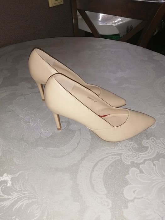 Продам туфли женские