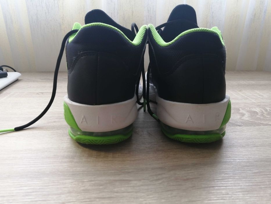 Jordan max aura 3