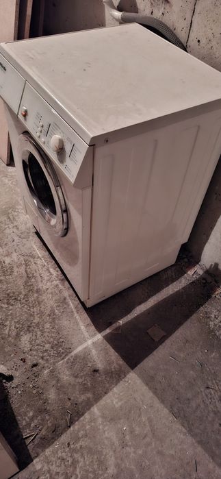Продавам пералня Miele