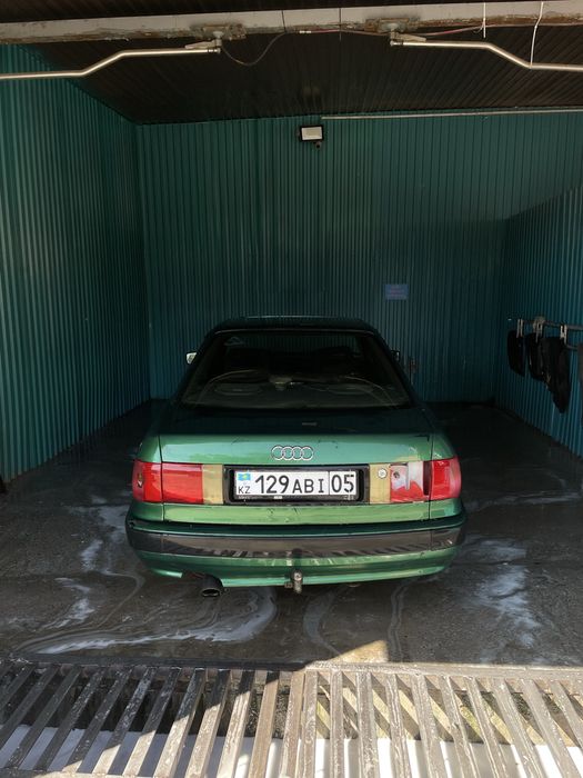 Срочно продам Audi 80