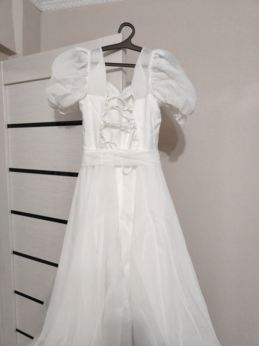 Продается Платье по 10000