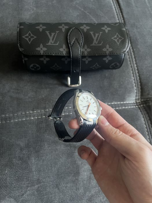 Часовници Cartier, OMEGA, CVSTOS