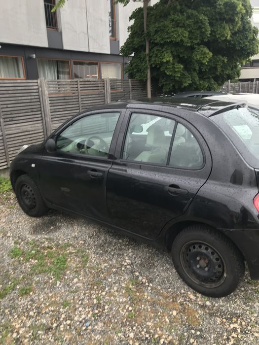 Продавам нисан микра1.4