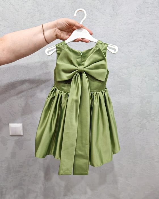 Продам красивые платья для принцесс