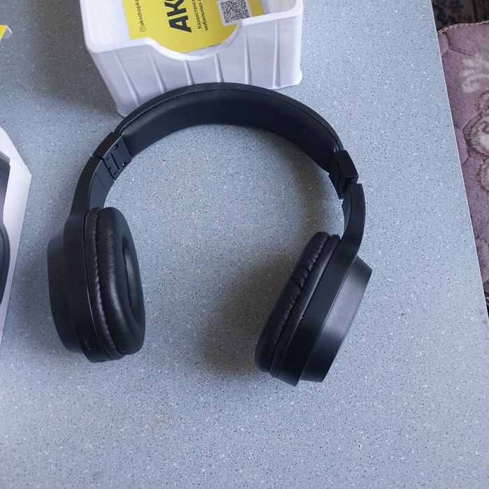 Беспроводные наушники  RAVE