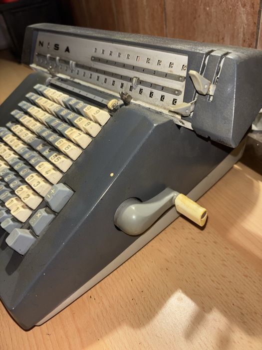 Masina de calculat mecanica Nisa