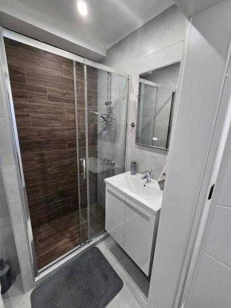 Дава се под наем Двустаен апартамент в Бургас, Център - 65 кв.м за 600 € - Снимка #7