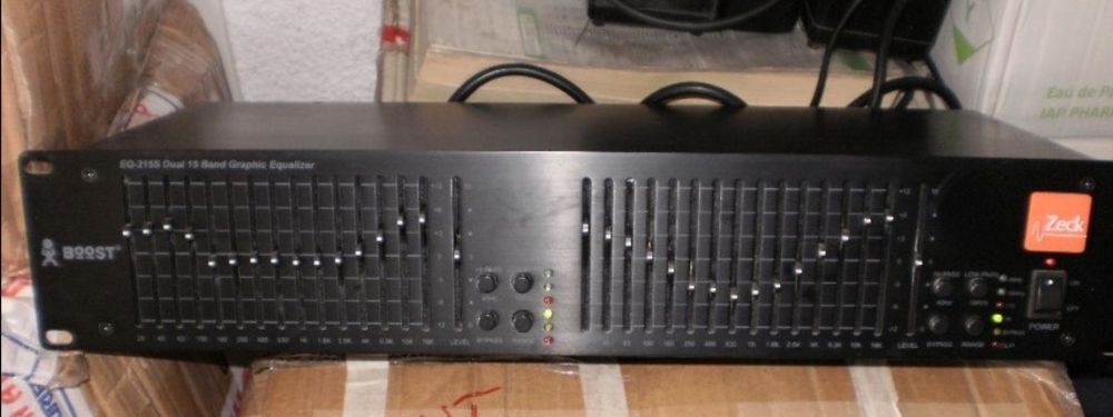 Equalizer BOOST EQ 215S Dual 15 Band Graphic , reda sunet deosebit, arata si functioneaza bine
Se poate preda sau livra cu Fan Curier.