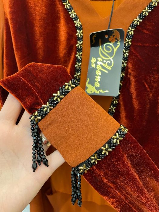 Продам новые платья