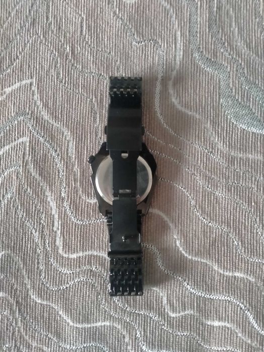 Продам часы HOURSLY.