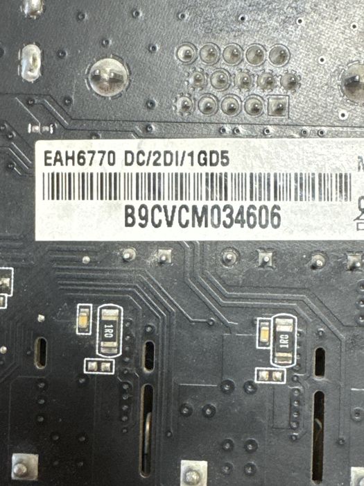 ASUS AMD Radeon HD 6770 128bit