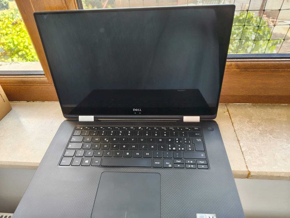Laptop Dell Precision 5530 2-in-1 defect, pentru piese