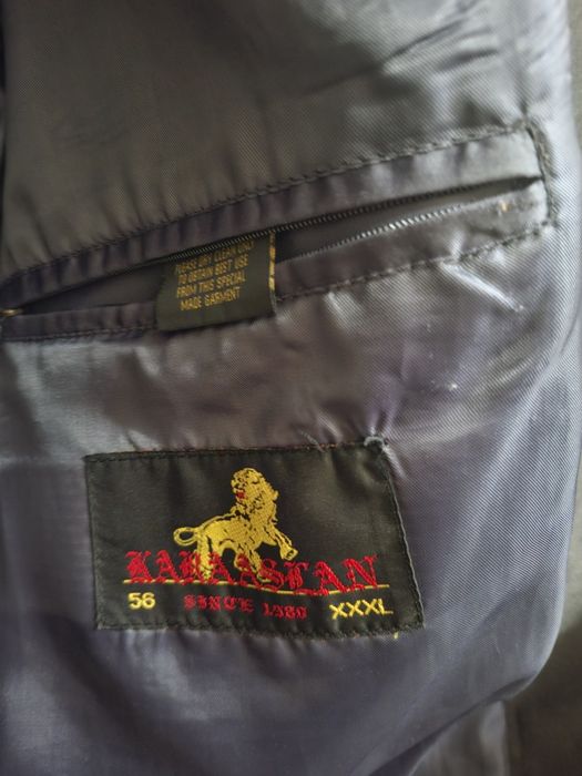 Продаются 2 пиджака 56 размера