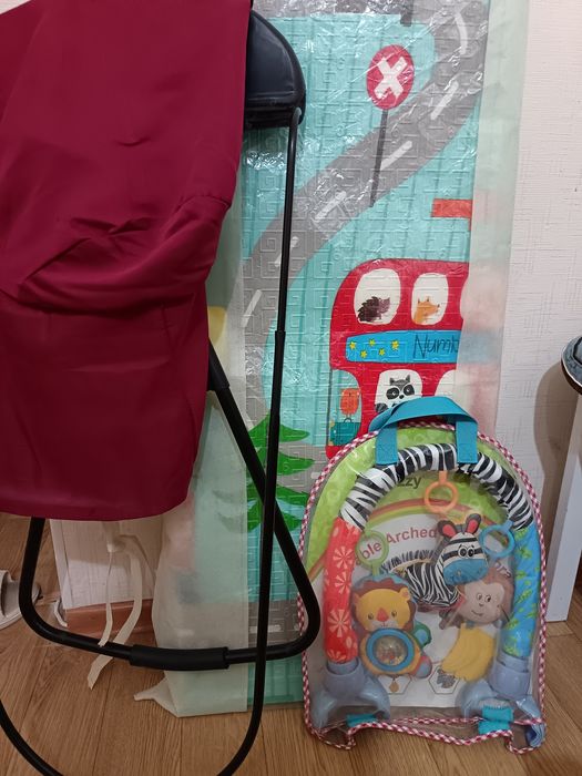 Продам кровать, шезлонг, коврик, игрушки для кровати и коляски.