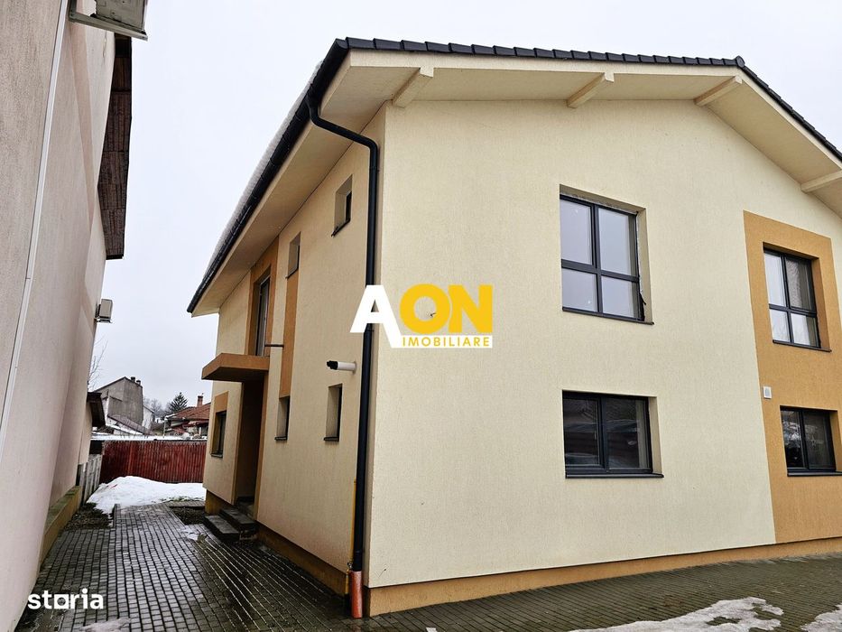 1/2 Duplex finisat 90%, 4 camere, 317 mp teren, zona Centru