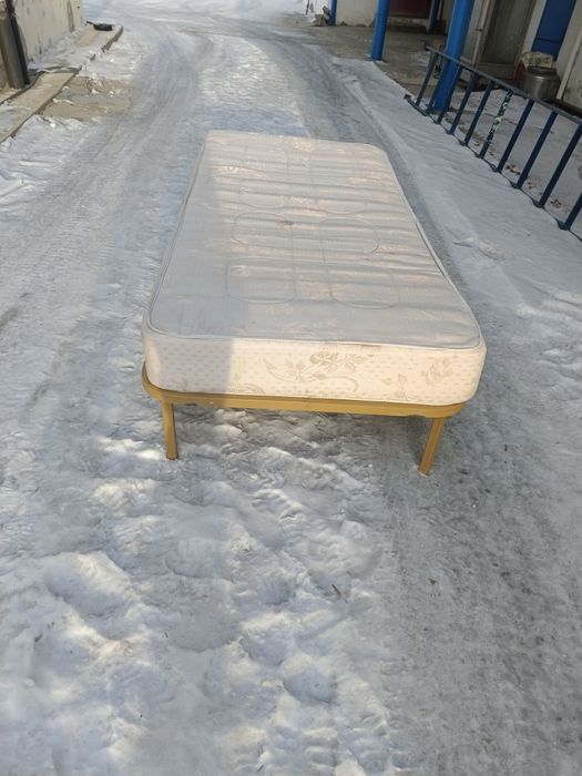 Кровать полутарка