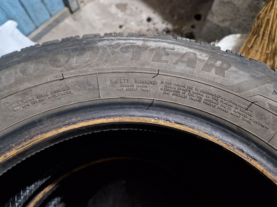 Продавам 4 бр. Зимни гуми Goodyear UltraGrip Performance 3 (195/65 R15