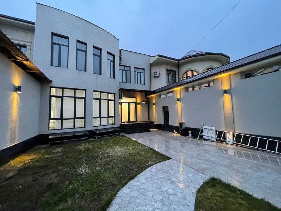 Аренда дома под офис центр столицы  гостиница Россия