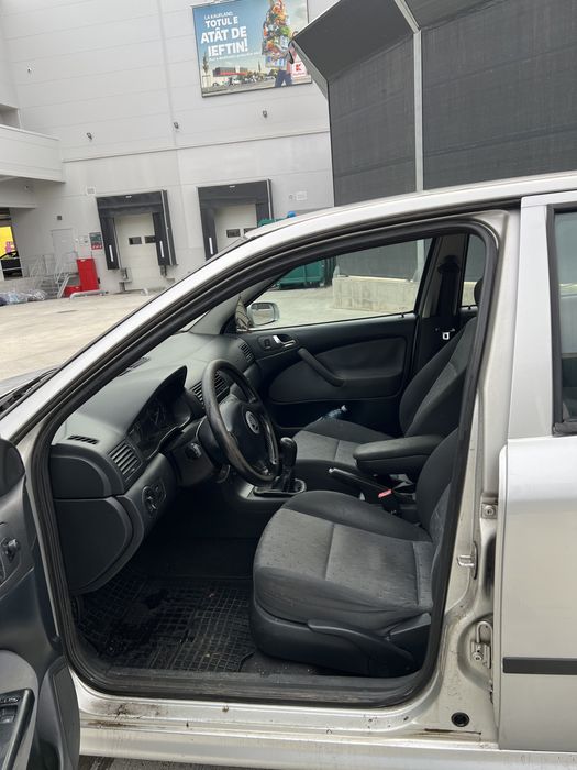 Dezmembrez skoda octavia 1