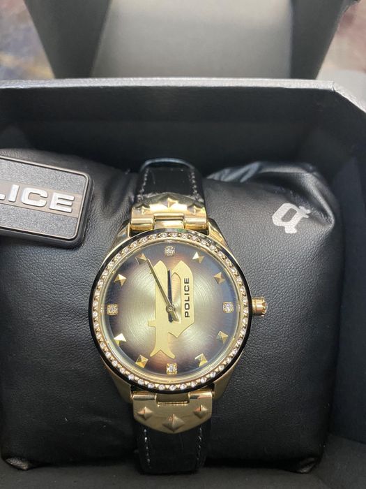 Нов дамски часовник police Versace