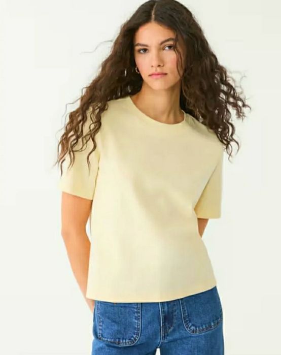 Топы и футболки Pull&bear, Defacto, Bershka, Stradivarius, Zara, Amisu