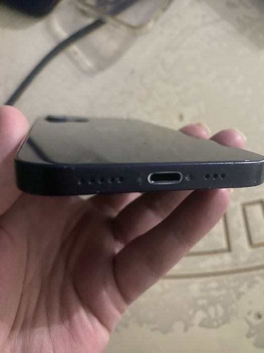 Продам айфон 12  на 64 гига