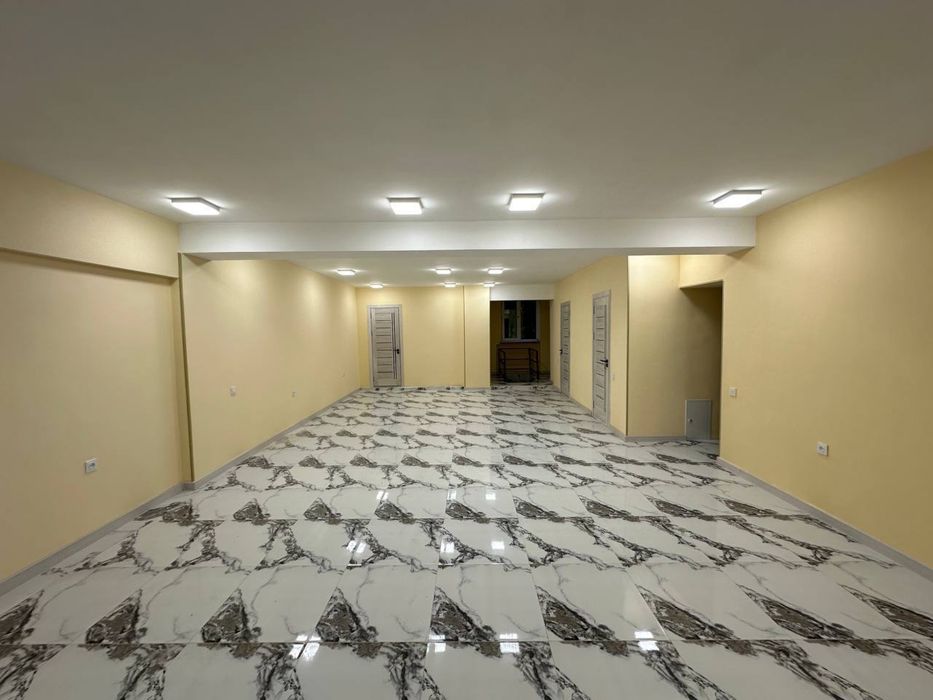 АРЕНДА - помещения под бутик,офис, под любой бизнес 160 м² — 1 линия