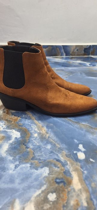 Ghete impermeabile/nu aluneca/piele naturala Gabor/mar. 39/45 lei