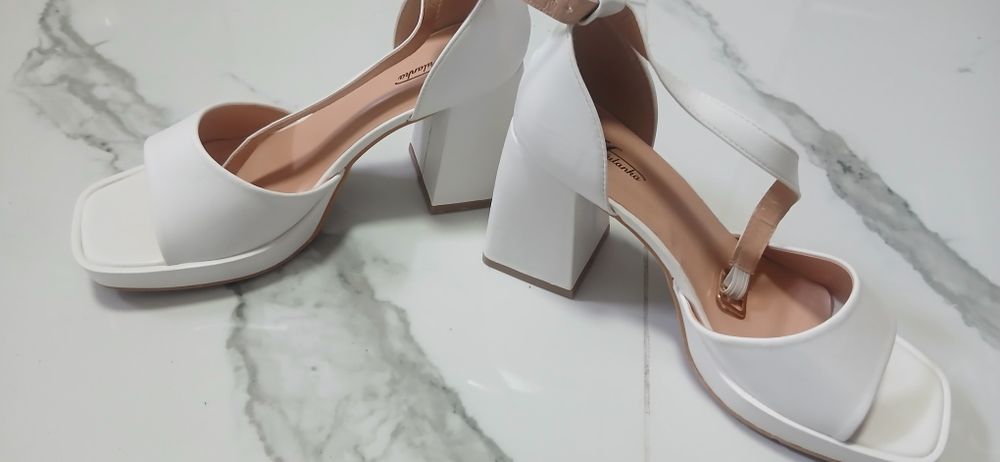 Sandale albe mireasă