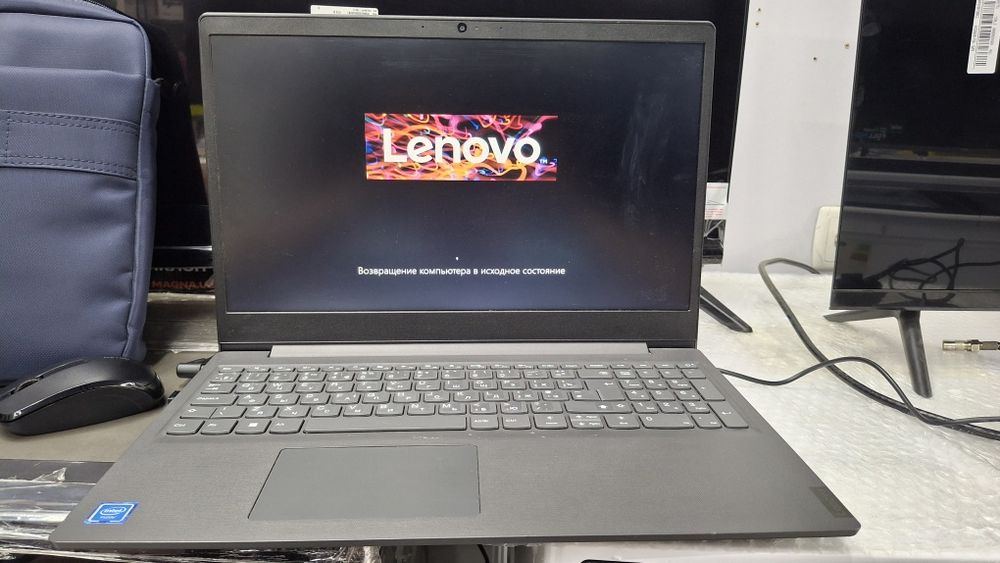 Noontebook Lenova v15-igl