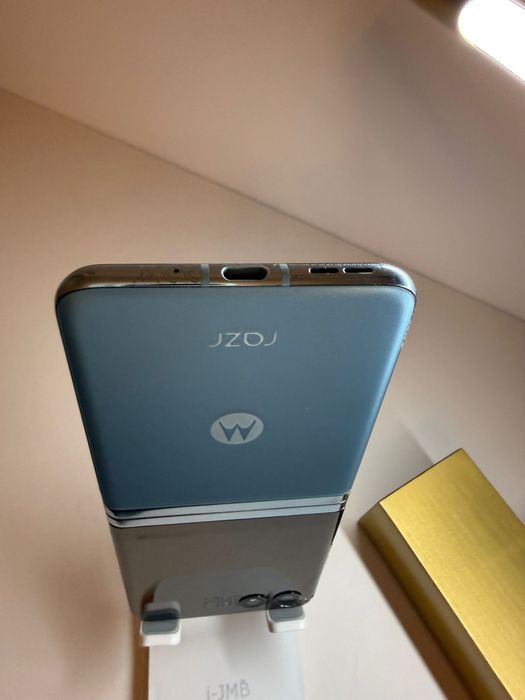 Motorola Razr ULTRA 8 / 256 GB / BLUE