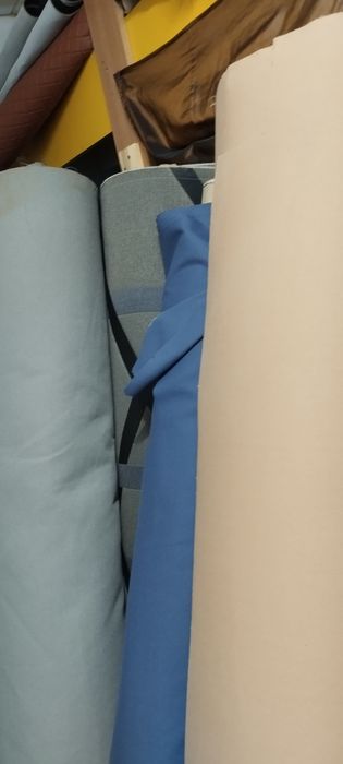 Material pentru plafon și materiale textile cu burețel pentru tapițeri