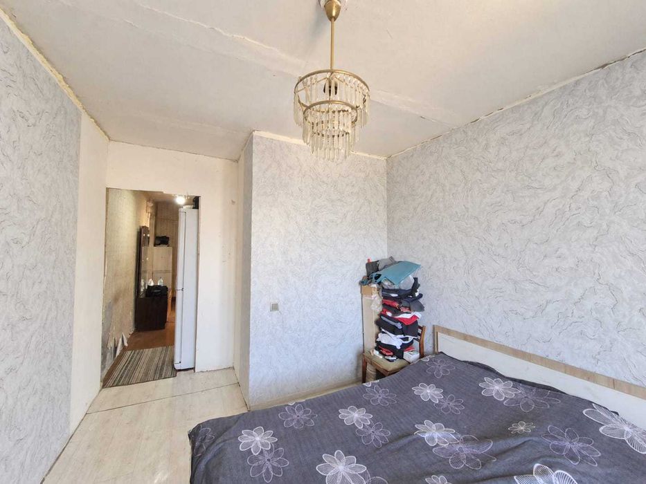 Продам  3-комн. квартиру на 6 мкр.